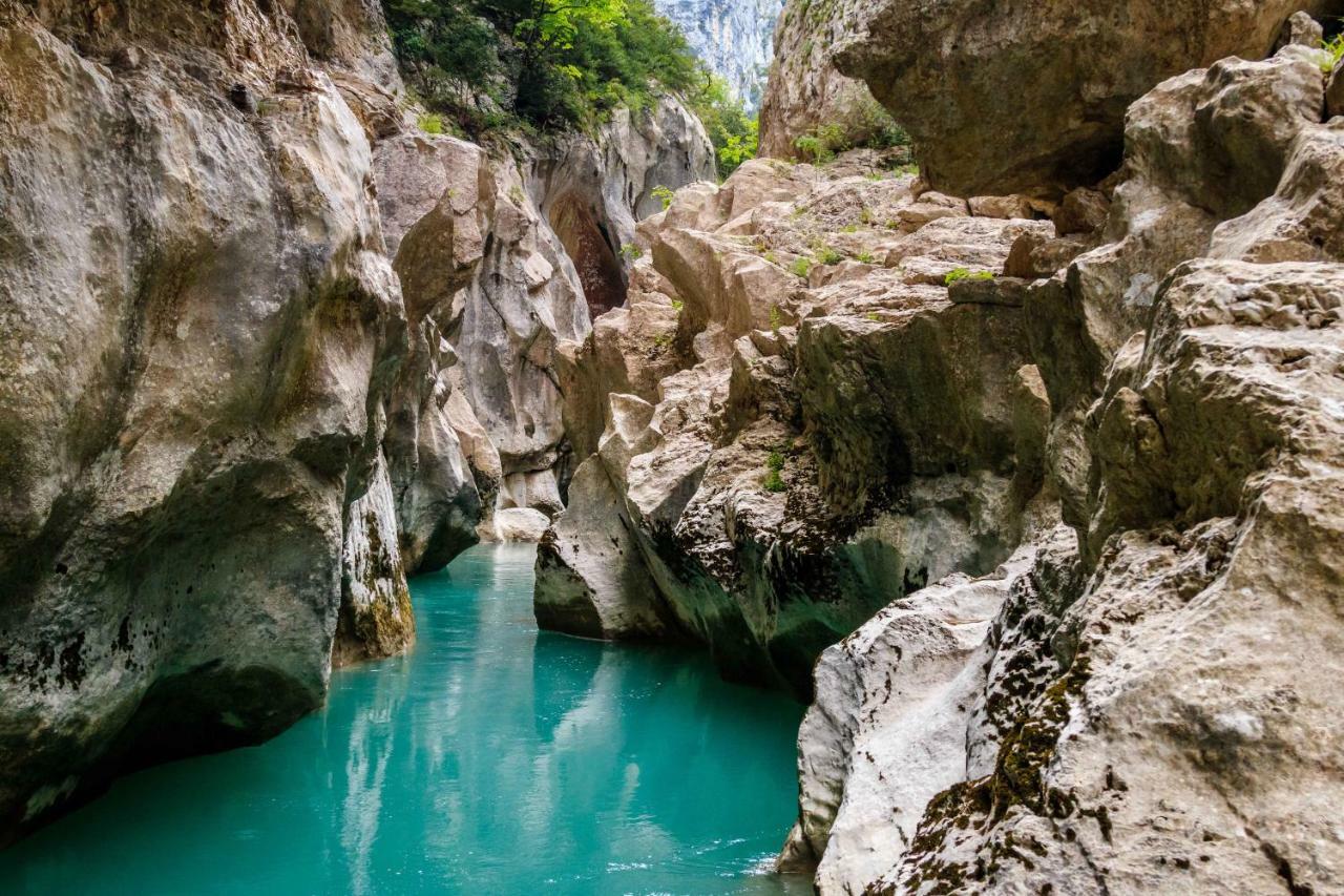Gite De La Truffiere "Les Chenes" مونتاينا المظهر الخارجي الصورة